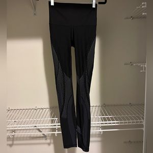 Lululemon Black and White Detail Leggings Size 4
